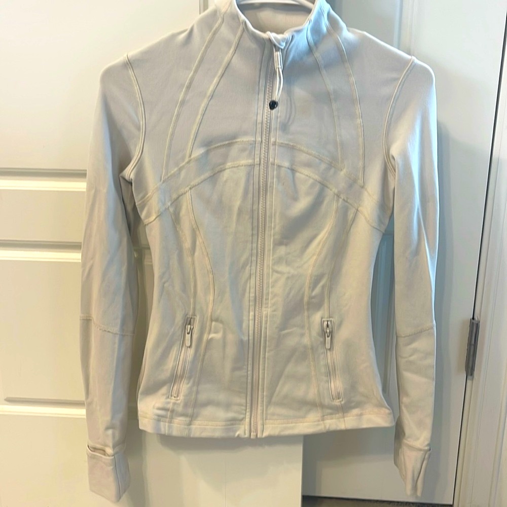 Lululemon define jacket size 4
